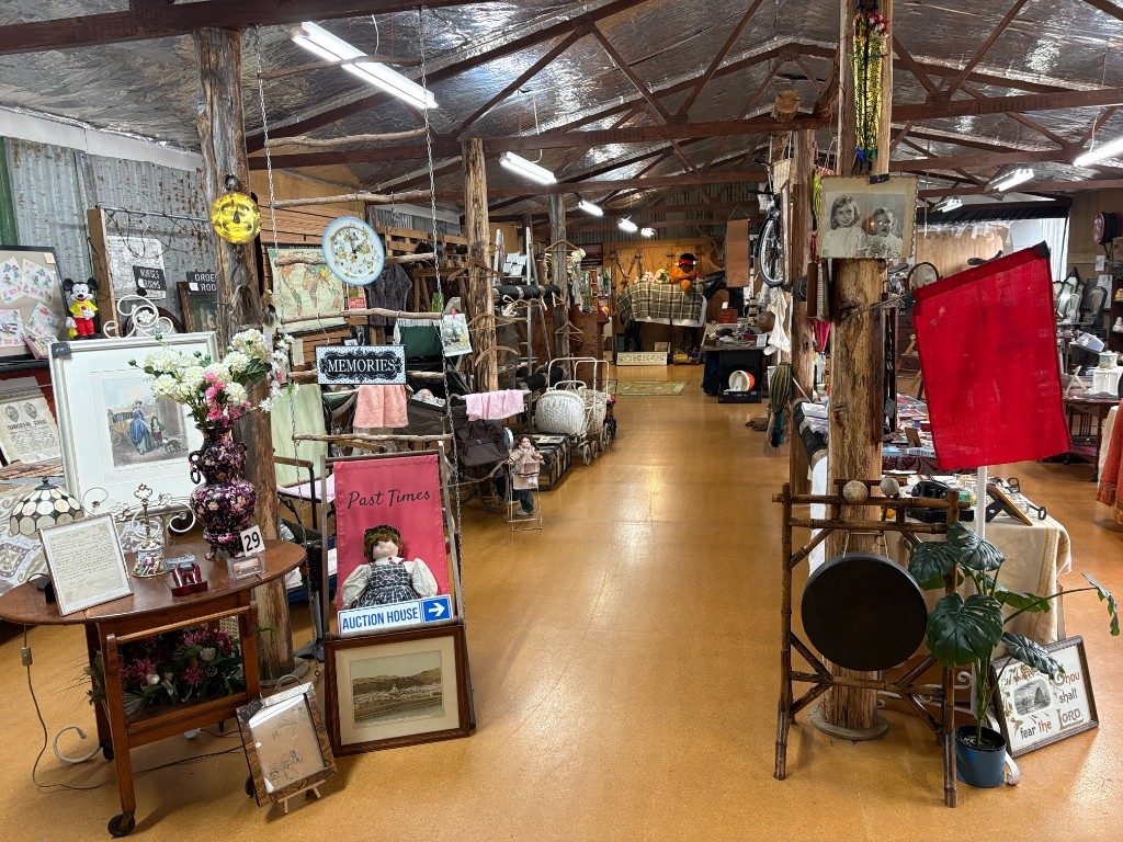 Vintage clothing, furs and accessories